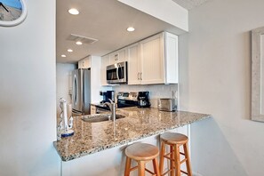 Fridge, microwave, oven, stovetop - Incredible Views in this 2 BD Sea Colony Condo at Annapolis House! WIFI available, Resort Indoor and outdoor pool, Private Beach, Fitness Center, Tennis, and more! (Bethany Beach)