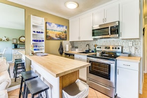 Apartment (1 Bedroom) | Interior - Walk to Beach: Resort Perks at Hilton Head Condo! (Hilton Head Island)