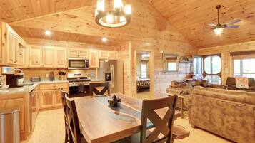 Cottage (2 Bedrooms) | Interior