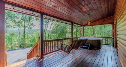 Cottage w/ Hot Tub: 3 Mi to Downtown Blue Ridge!