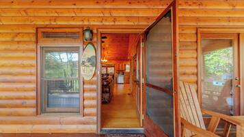 Cottage (2 Bedrooms) | Bahagian dalam