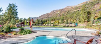 10 Mi to Skiing: Durango Condo w/ Golf Course View