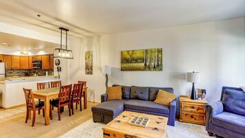 Apartment (1 Bedroom) | Living area