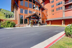 Apartment (1 Bedroom) | Interior - Walk to Ski Lift: Condo w/ Hot Tub in Durango! (Durango)