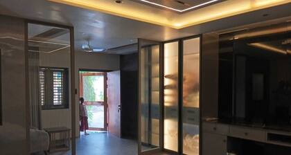 The Taj Mughal Courtyard Homestay