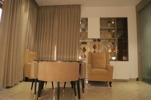 Classic Double Room, Balcony, Garden View