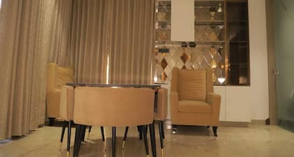 The Taj Mughal Courtyard Homestay
