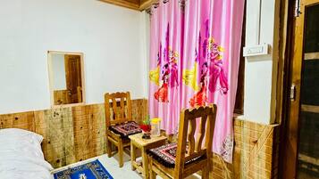 Deluxe Room, Mountain View | Premium bedding, pillowtop beds, free WiFi, bed sheets