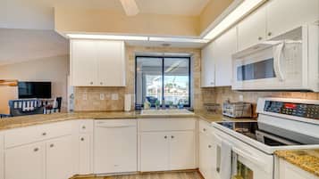 單棟房屋 (3 Bedrooms) | 內部