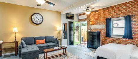 Apartment (0 Bedroom) | Interior