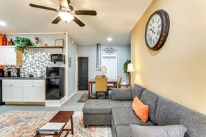Apartment (0 Bedroom) | Interior