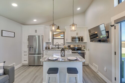 Tiny Home w/ Mtn View: Near Flathead Lake & Skiing