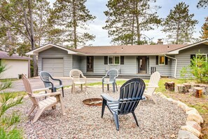 House (4 Bedrooms) | Interior - Lakefront Home w/ Fire Pit in Eagle River (Eagle River)