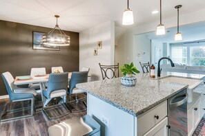 Apartment (4 Bedrooms) | Interior - 2 Mi to Hollywood Casino: Charles Town Townhome! (Charles Town)