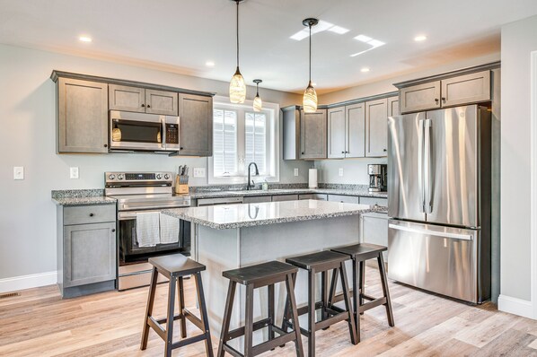 Interior - Walk to Beaches & Parks: Home w/ Deck in Laconia (Laconia)