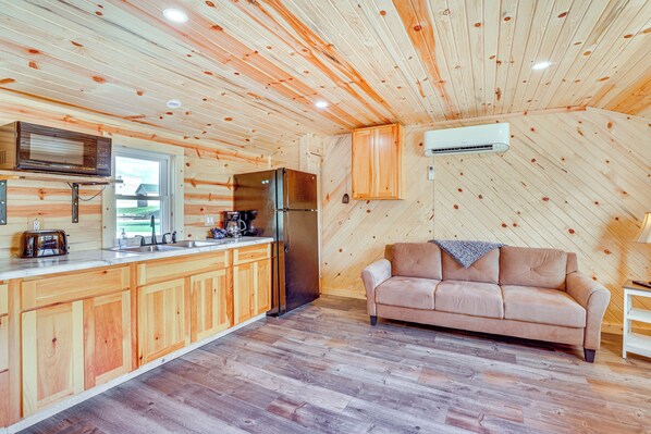 House (2 Bedrooms) | Interior