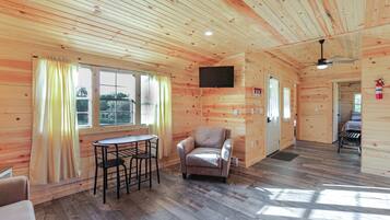 House (2 Bedrooms) | Interior