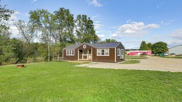 House (2 Bedrooms) | Exterior