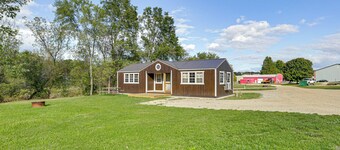 Riverfront Cabin Near Yellowstone Lake State Park