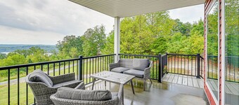 Nolin Lake Home w/ Decks & Fire Pit in Clarkson!