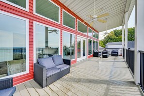 House (3 Bedrooms) | Interior - Nolin Lake Home w/ Decks & Fire Pit in Clarkson! (Clarkson)