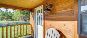 9 Mi to Lake Michigan: Secluded Cabin Getaway