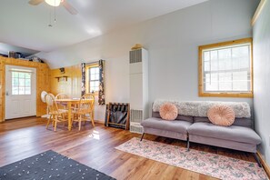 House (1 Bedroom) | Interior