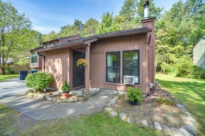 11 Miles to Saratoga Race Course: Upstate Retreat!