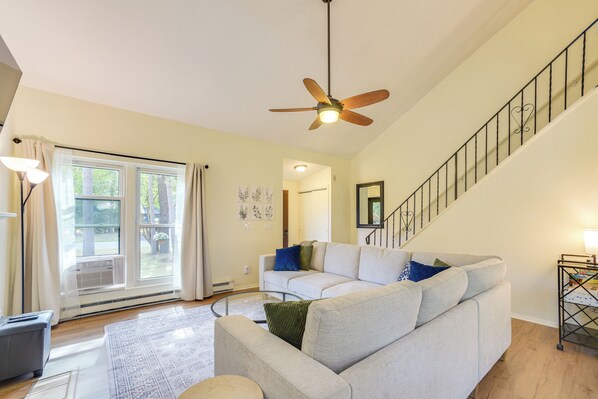 Apartment (2 Bedrooms) | Interior - 9 Mi to Saratoga Racetrack: Townhome w/ Bicycles! (Ballston Spa)