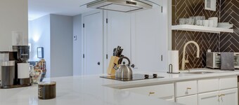 Modern Decatur Getaway ~ 8 Mi to Downtown Atlanta!