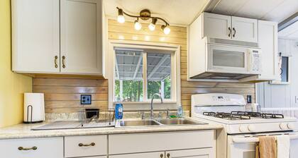 Lake Views & Fireside Bliss: Cecil Cottage w/ Yard