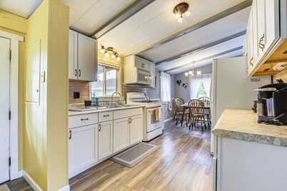 Lake Views & Fireside Bliss: Cecil Cottage w/ Yard