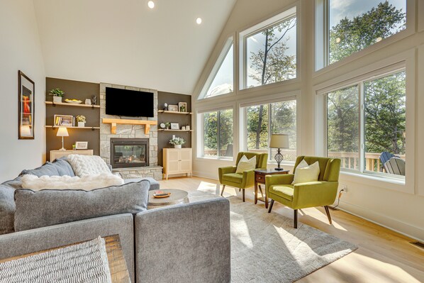 House (3 Bedrooms) | Front of property - 6 Mi to Appalachian Trail: Modern Front Royal Gem! (Front Royal)