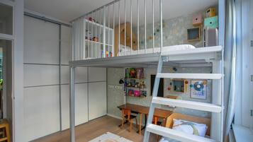 2 slaapkamers, een strijkplank/strijkijzer, wifi, beddengoed