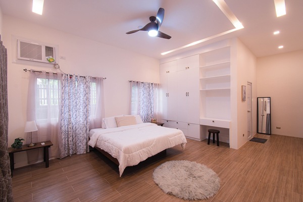 4 quartos, ferros/tábuas de passar roupa, Wi-Fi, roupa de cama