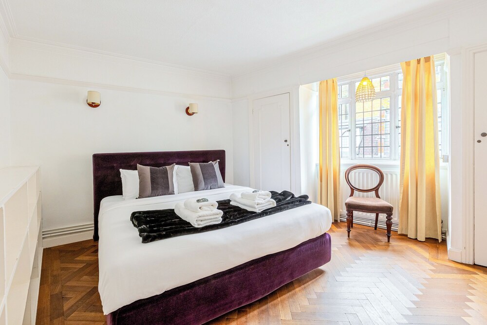 Modern Elegant 1BR near Hyde park & Bond Str Tube London Vrbo