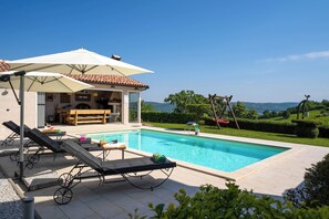 Piscine extérieure