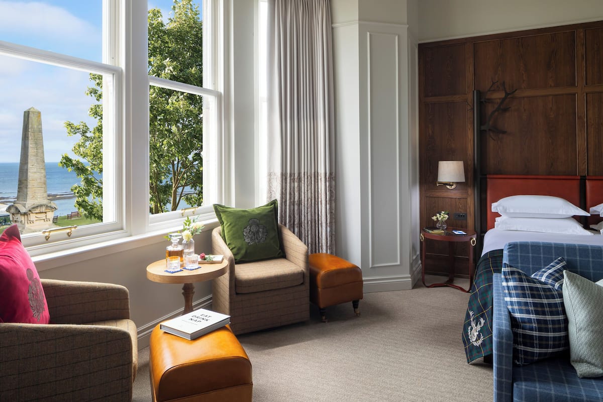 Junior Room, 1 King Bed, Sea View