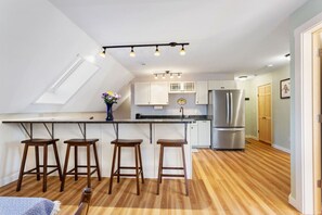 Fridge, microwave, oven, stovetop - Hadley Point Hideaway, Quiet & Peaceful (Bar Harbor)