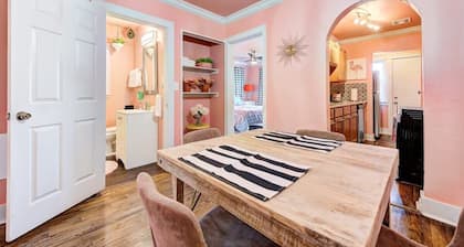 Strawberry Lodge-adorable duplex in central NW OKC