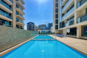 Apartment - 2BR Apt w Dubai Canal Views Near Burj Dubai Mall (Dubai)