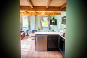 Interior - Beautifully Appointed Chalet Ideally located 5 min walk from beach & town centre (Bude)