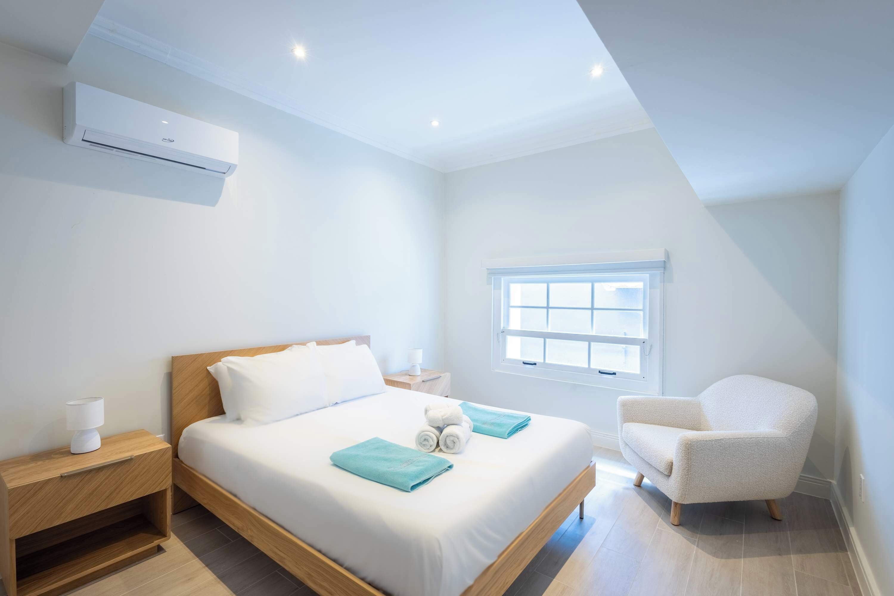 1 slaapkamer, een strijkplank/strijkijzer, wifi, beddengoed