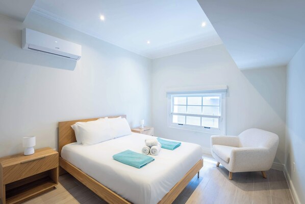 1 habitación, tabla de planchar con plancha, wifi y ropa de cama 