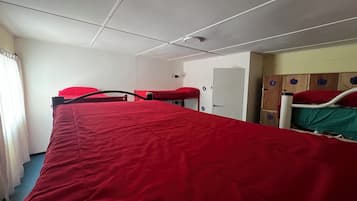 Basic Shared Dormitory | Hypo-allergenic bedding, free WiFi