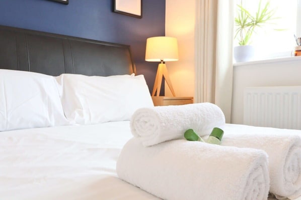 2 dormitorios, tabla de planchar con plancha, wifi y ropa de cama