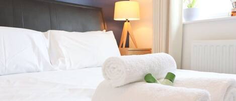 2 quartos, ferros/tábuas de passar roupa, Wi-Fi, roupa de cama