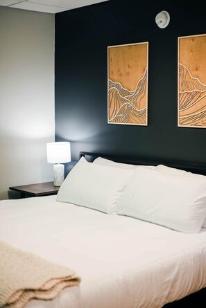 5 bedrooms, travel cot, WiFi, bed sheets