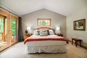 5 bedrooms, travel crib, WiFi, bed sheets