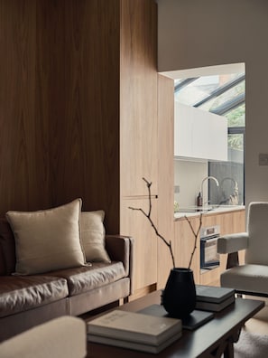 Interior - Japandi Escape | 3BR Designer Flat with Private Garden | Steps from City Center (Oxfordshire)